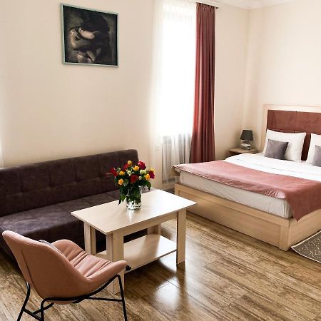 Alex Hotel Yerevan Exterior photo