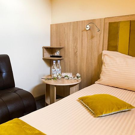 Alex Hotel Yerevan Exterior photo