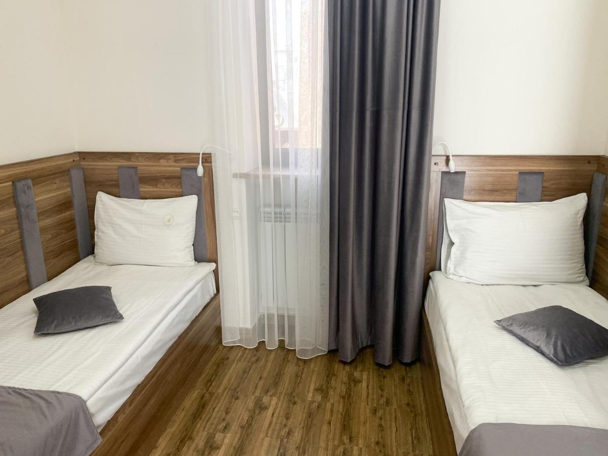 Alex Hotel Yerevan Exterior photo