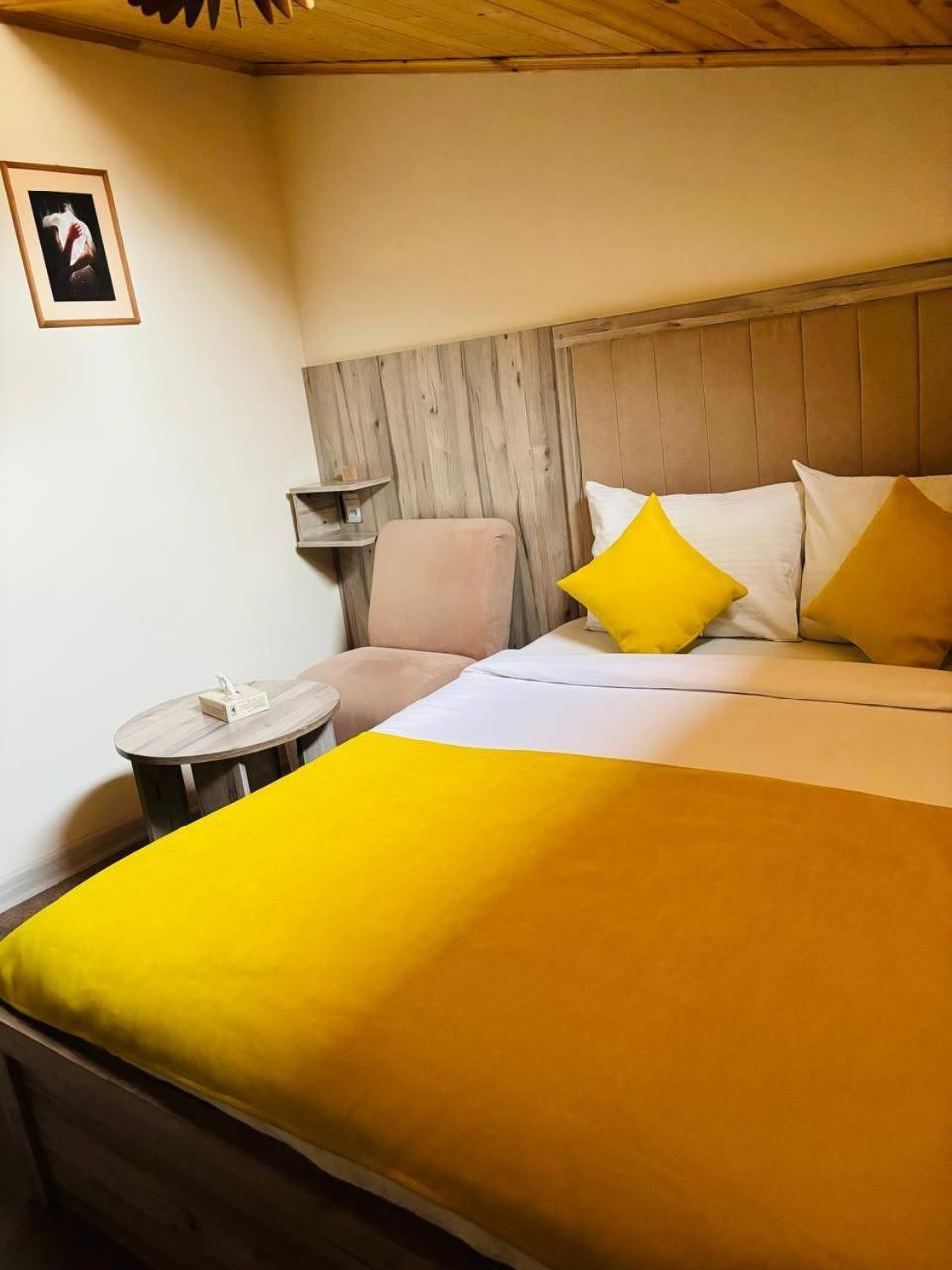 Alex Hotel Yerevan Exterior photo