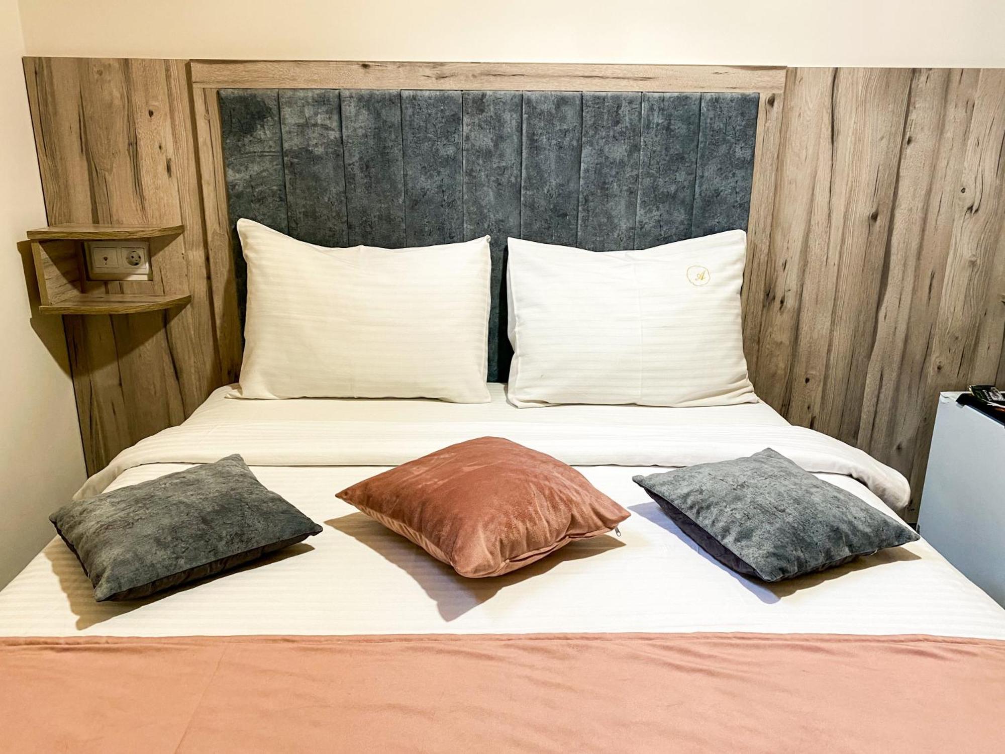 Alex Hotel Yerevan Room photo