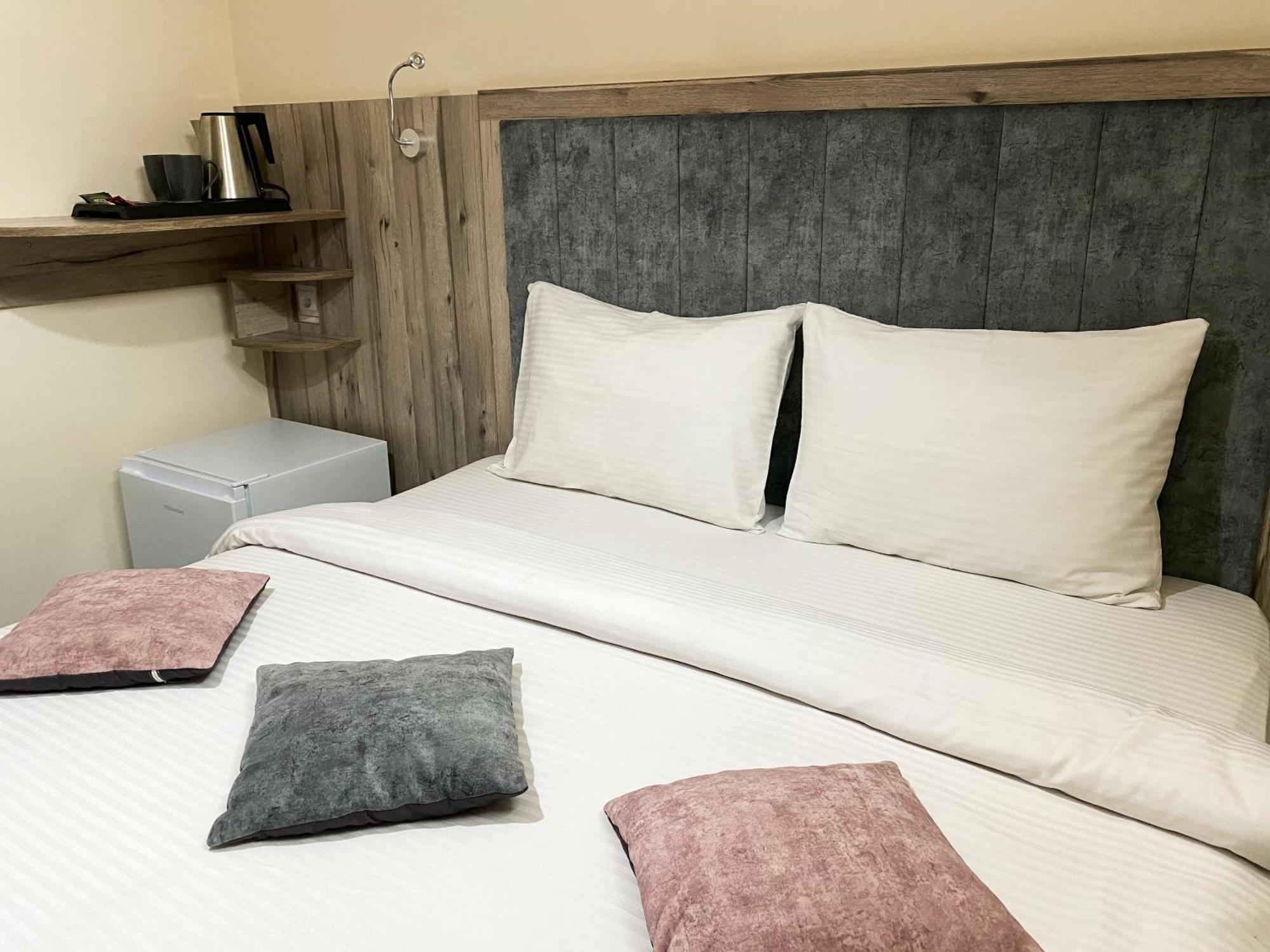 Alex Hotel Yerevan Room photo