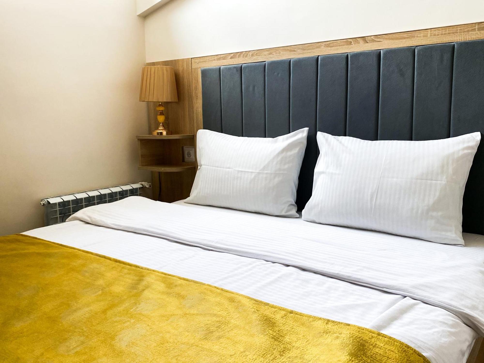 Alex Hotel Yerevan Room photo