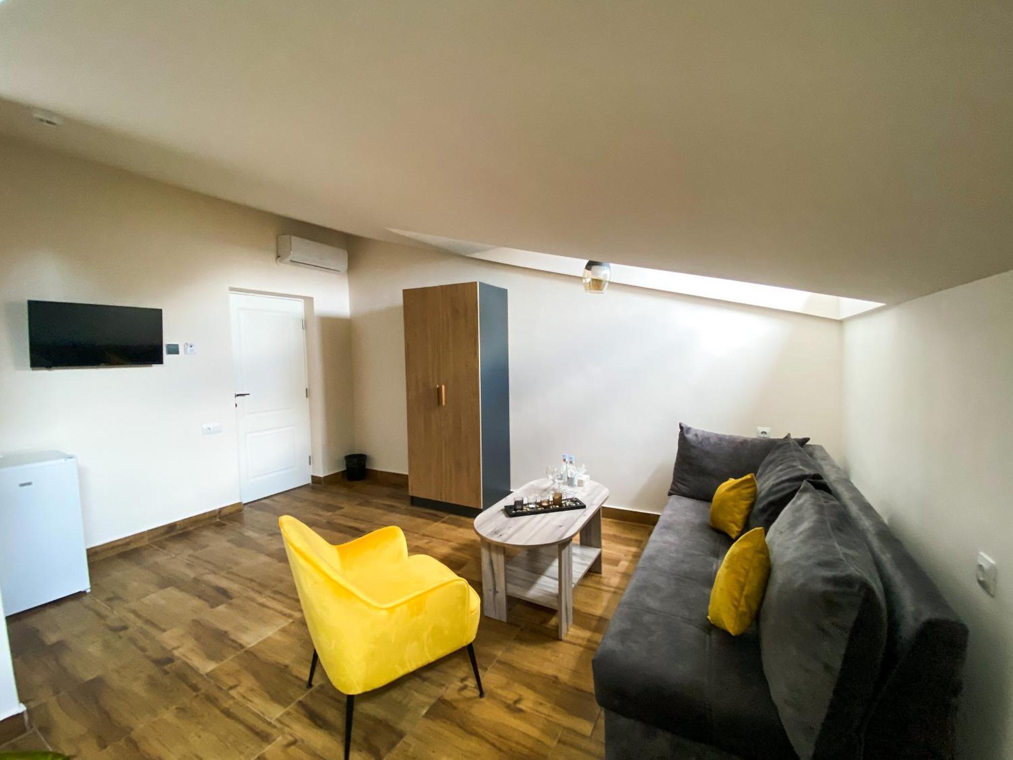 Alex Hotel Yerevan Room photo