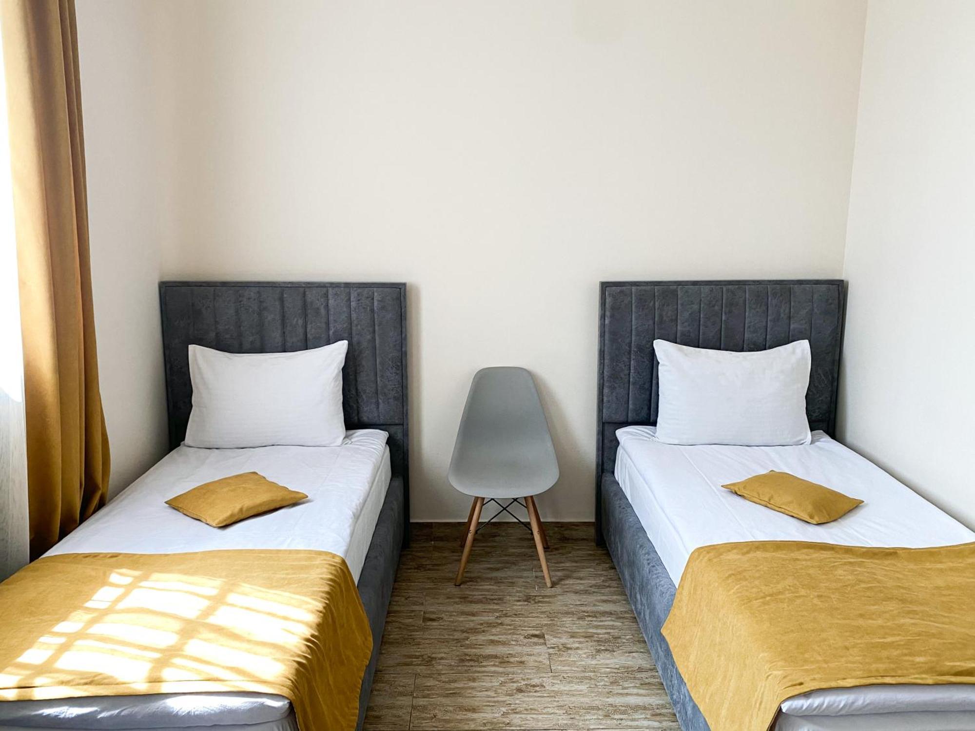 Alex Hotel Yerevan Exterior photo