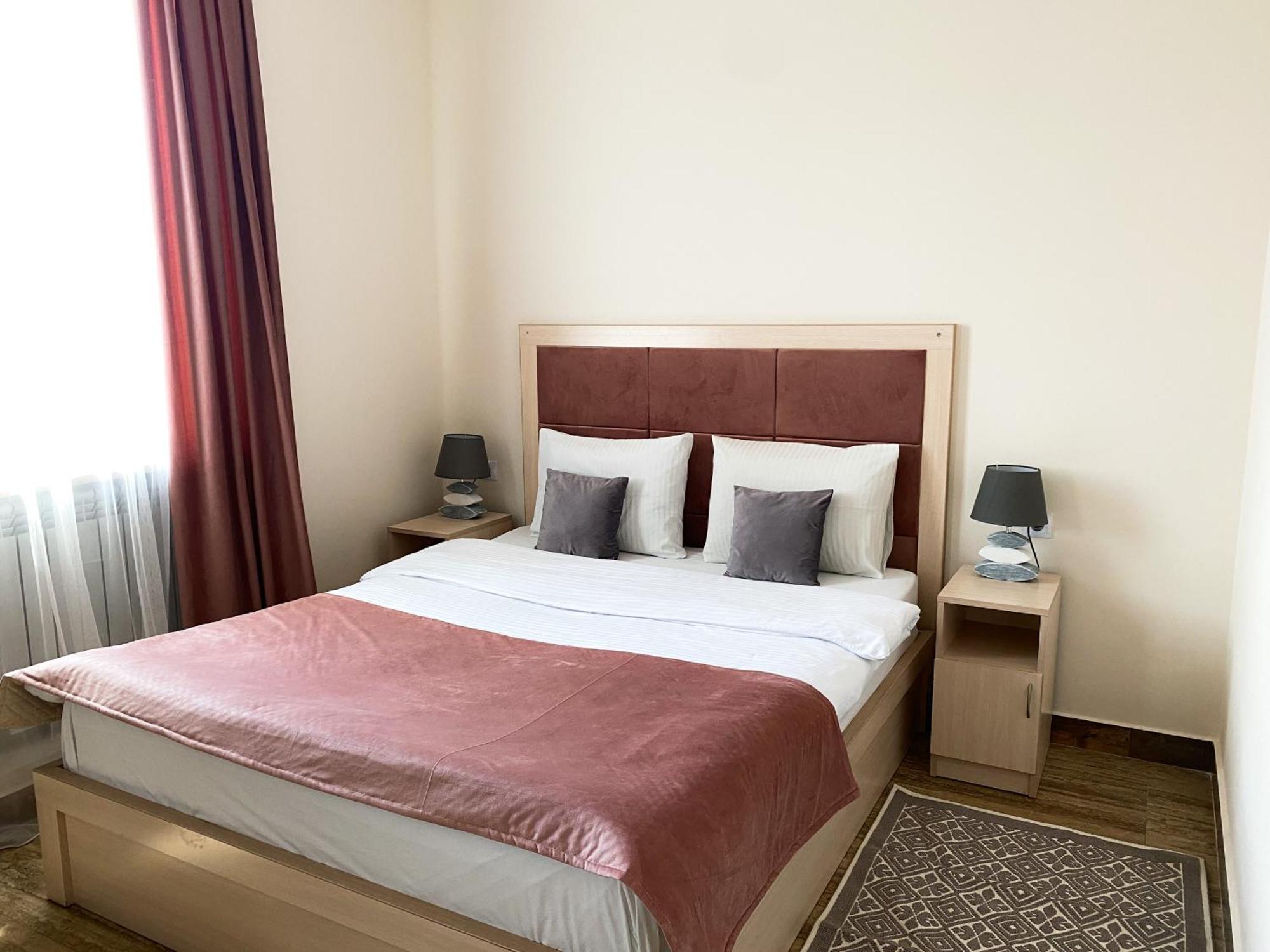 Alex Hotel Yerevan Room photo