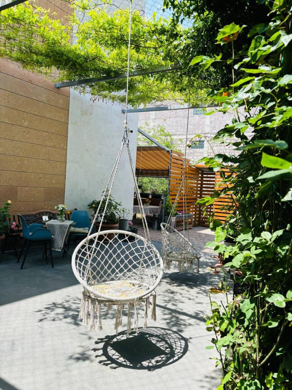 Alex Hotel Yerevan Exterior photo