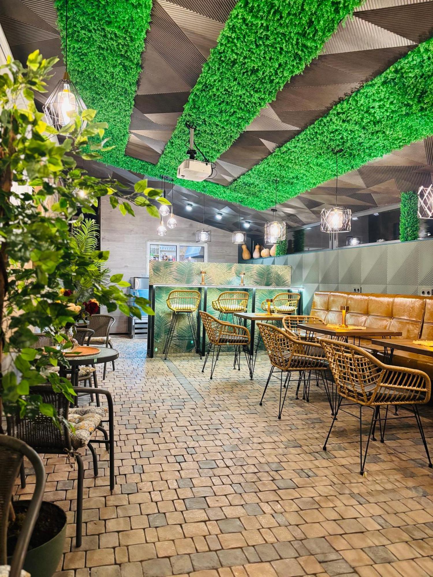 Alex Hotel Yerevan Exterior photo