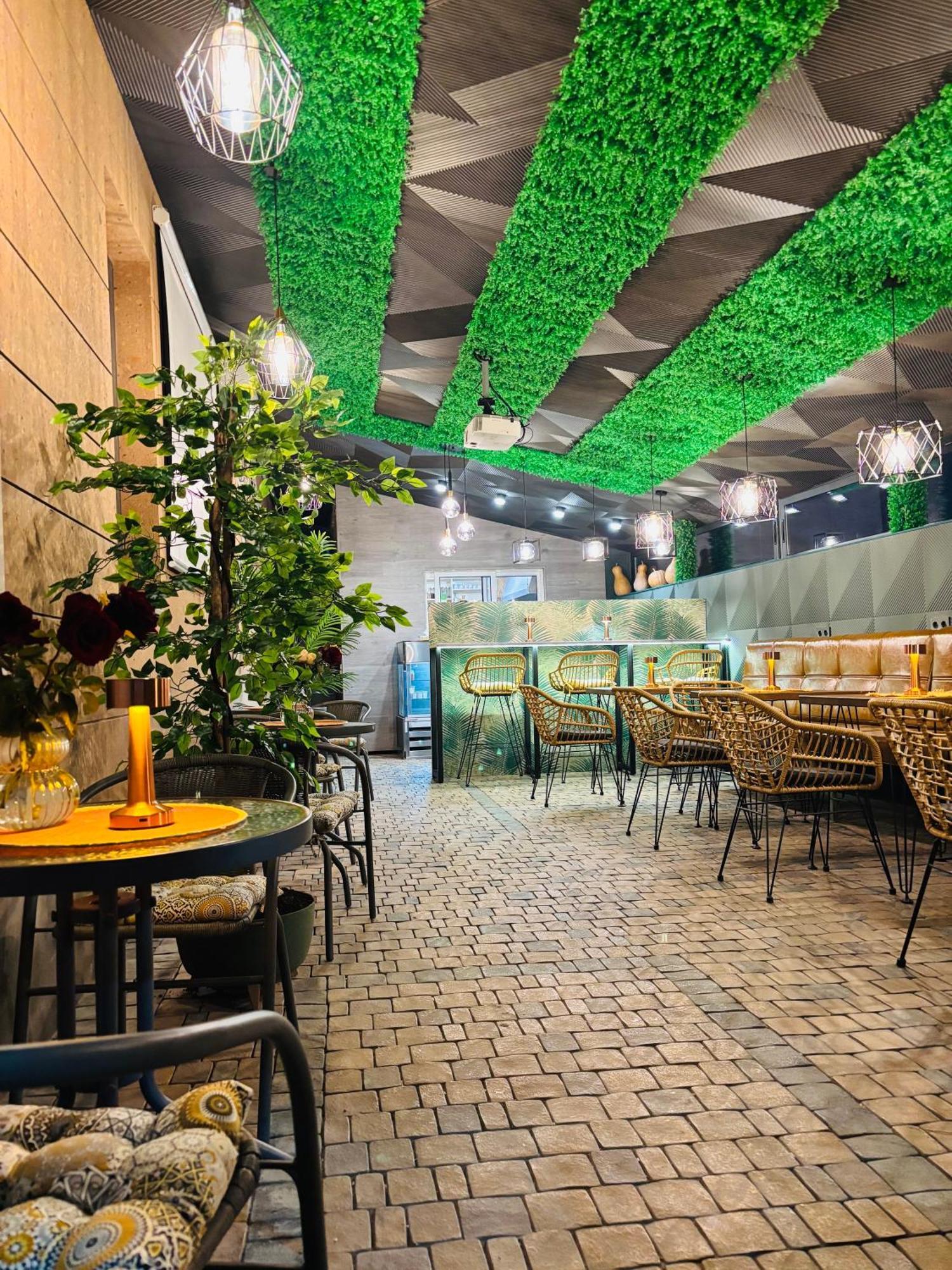 Alex Hotel Yerevan Exterior photo